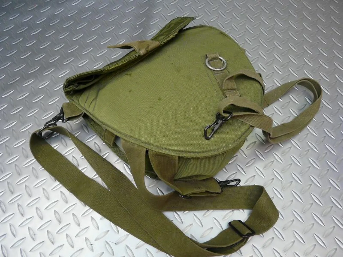 ミリタリーショップ 南国百貨店.COM|沖縄 M17 ガスマスク ベトナム戦装備品 [ZZ I-632] - M17 ガ 記録写真2