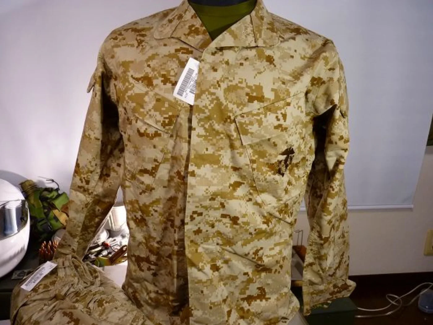 ミリタリーショップ 南国百貨店.COM|沖縄 USMC マーパット デザート 上下セット S-R 新品 [ZZ Q-20 記録写真3