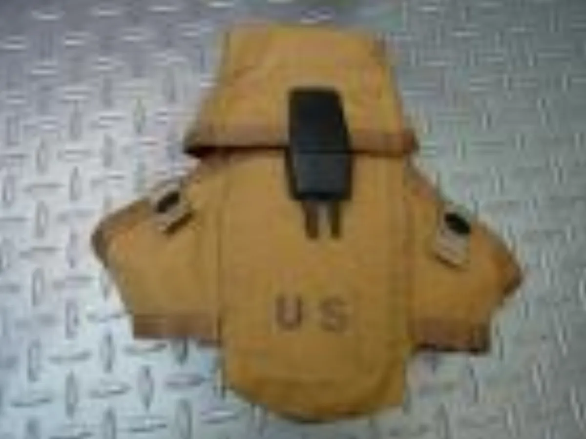 ミリタリーショップ 南国百貨店.COM|沖縄 M16 3連マガジンポーチ TAN [D-1866] - M16 3連マガ 記録写真1