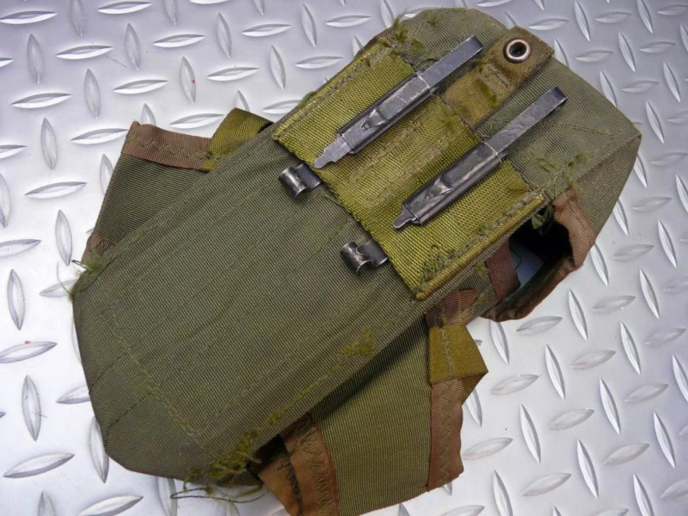 ミリタリーショップ 南国百貨店.COM|沖縄 M16 3連マガジンポーチ OD [D-1867] - M16 3連マガジ 記録写真3