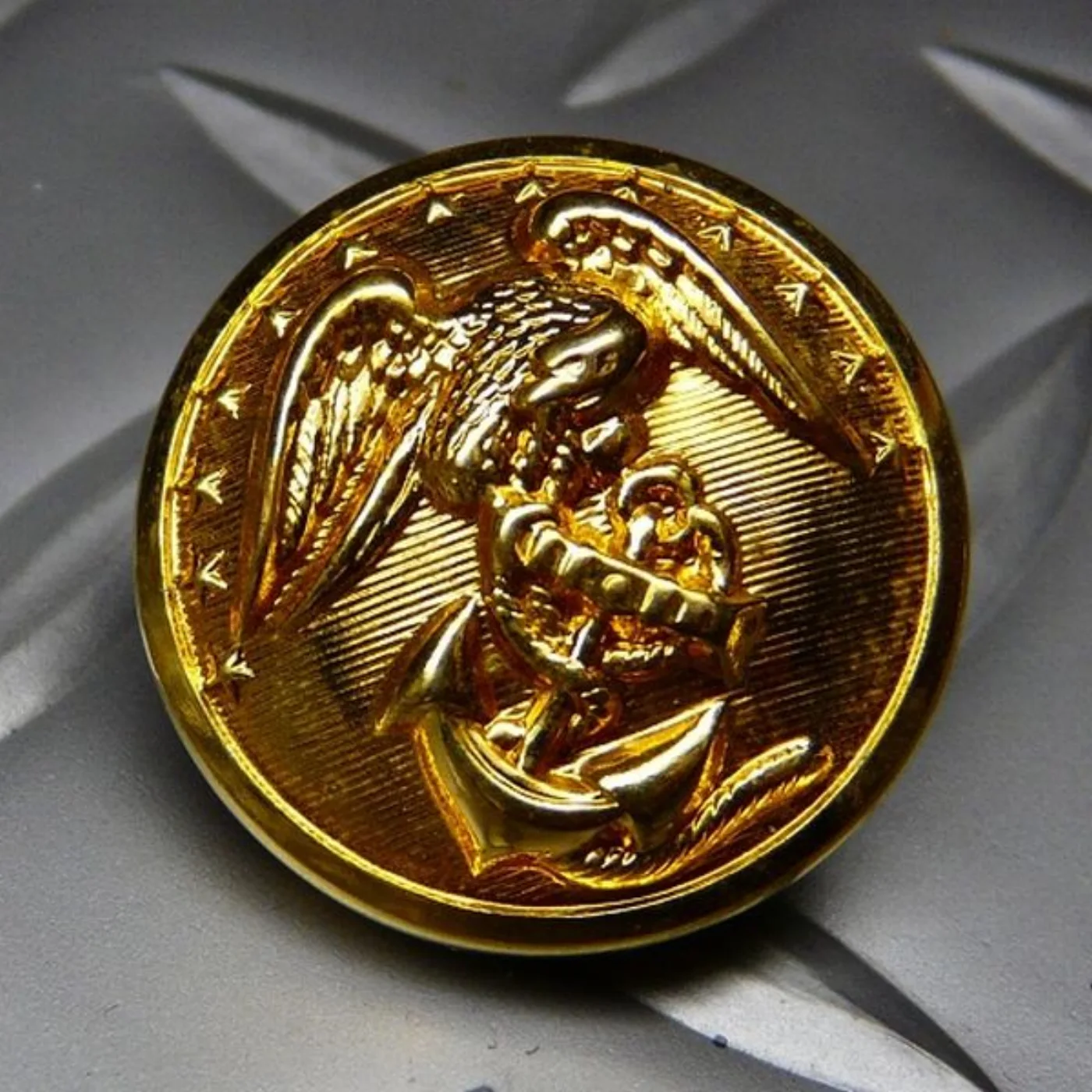 ミリタリーショップ 南国百貨店.COM|沖縄 米軍ドレスボタン ５個 [ZZ X-341] - 米軍ドレスボタン ５個セ 記録写真3