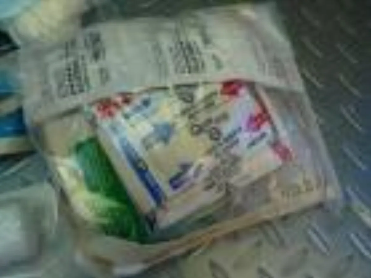 ミリタリーショップ 南国百貨店.COM|沖縄 FIRST AID KIT なんでも切れるハサミ入り [D-1876] - 記録写真1