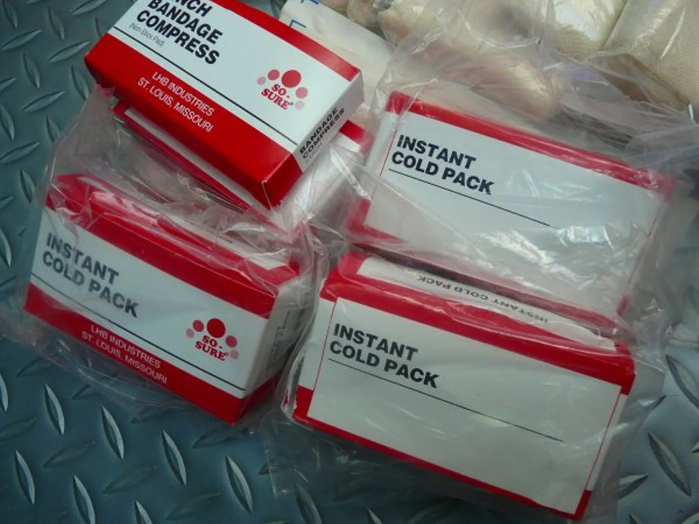 ミリタリーショップ 南国百貨店.COM|沖縄 FIRST AID KIT なんでも切れるハサミ入り [D-1876] - 記録写真5
