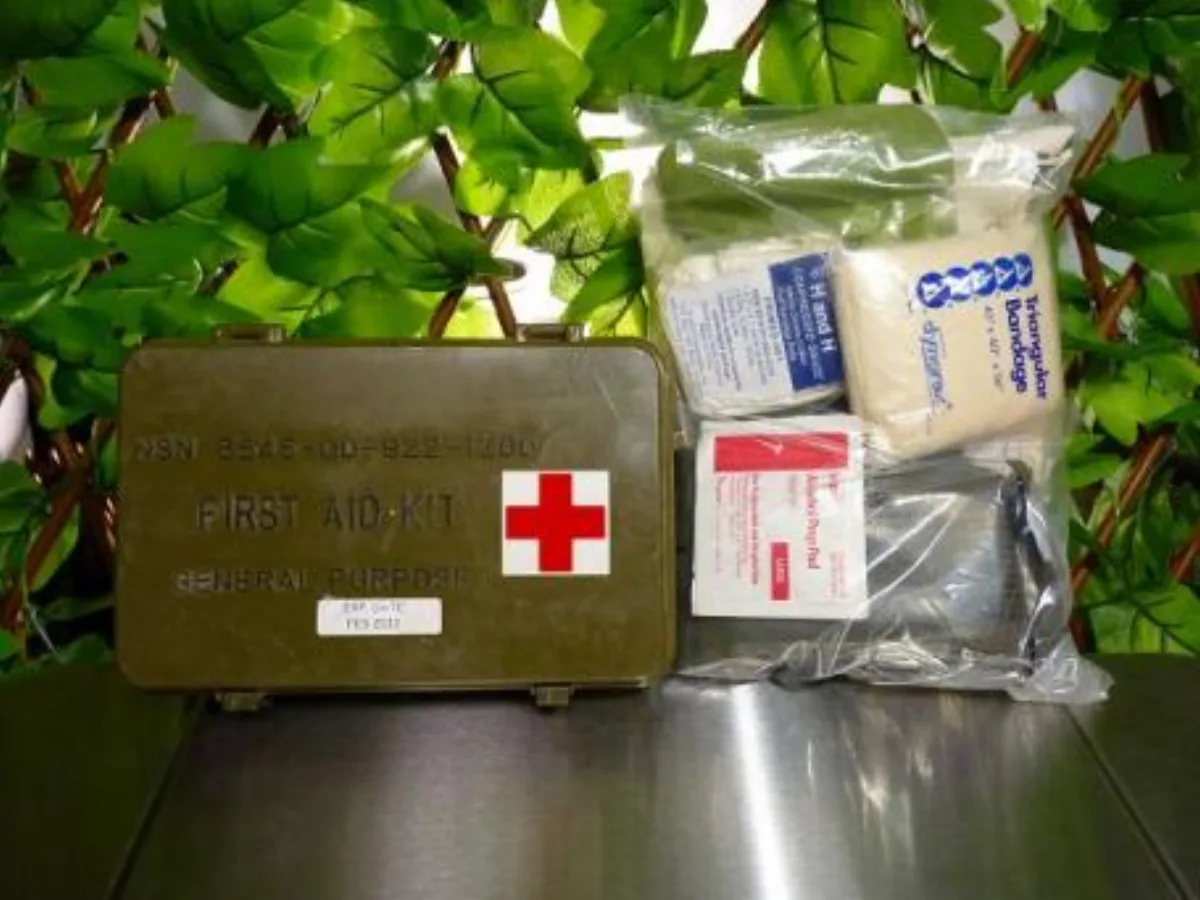 ミリタリーショップ 南国百貨店.COM|沖縄 FIRST AID KIT 中身入り [Q-2048] - FIRST A 記録写真1