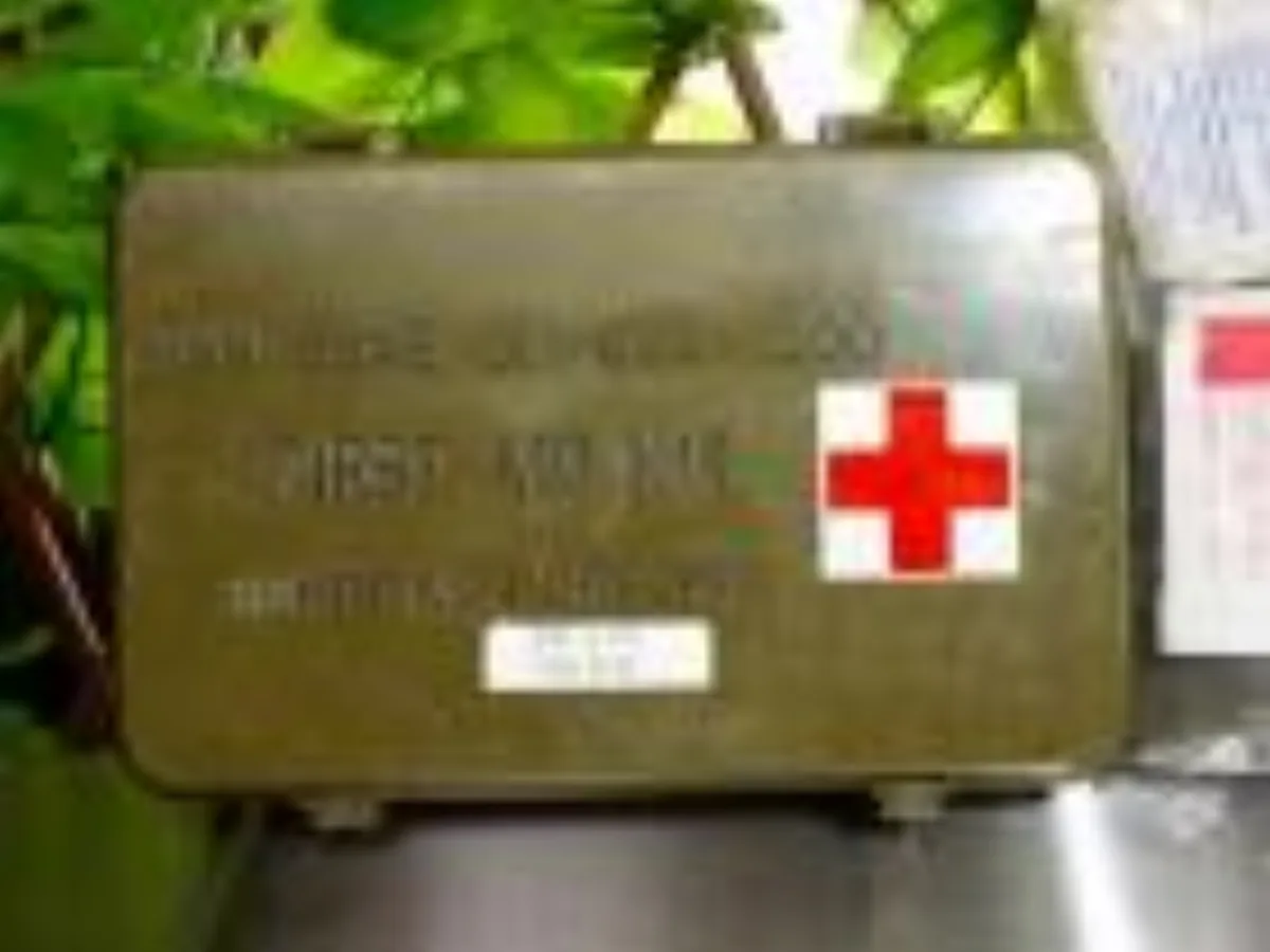 ミリタリーショップ 南国百貨店.COM|沖縄 FIRST AID KIT 中身入り [Q-2048] - FIRST A 記録写真2