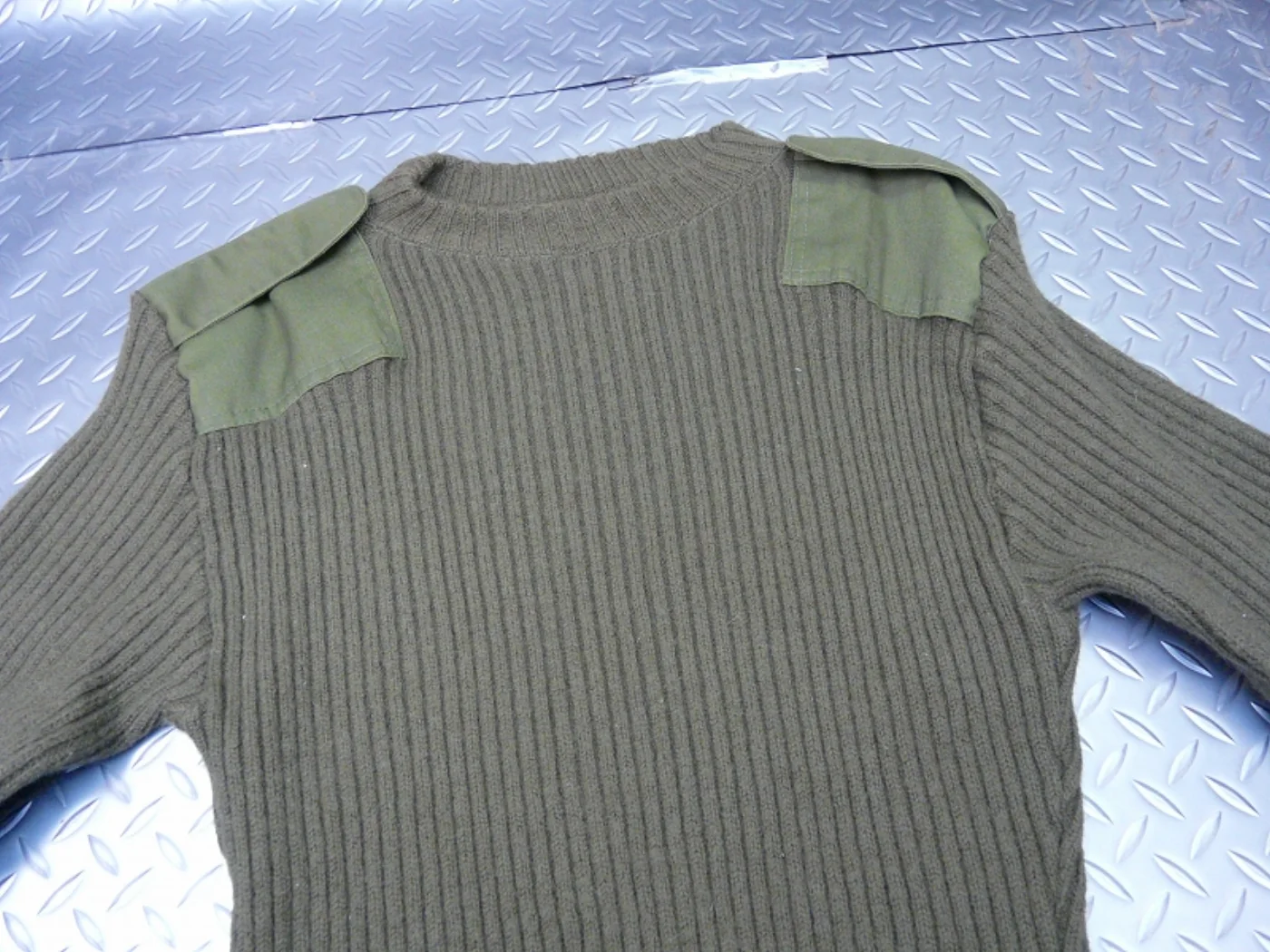 ミリタリーショップ 南国百貨店.COM|沖縄 100% WOOL セーター ARMY 42 [ZZ H-378] - 1 記録写真4