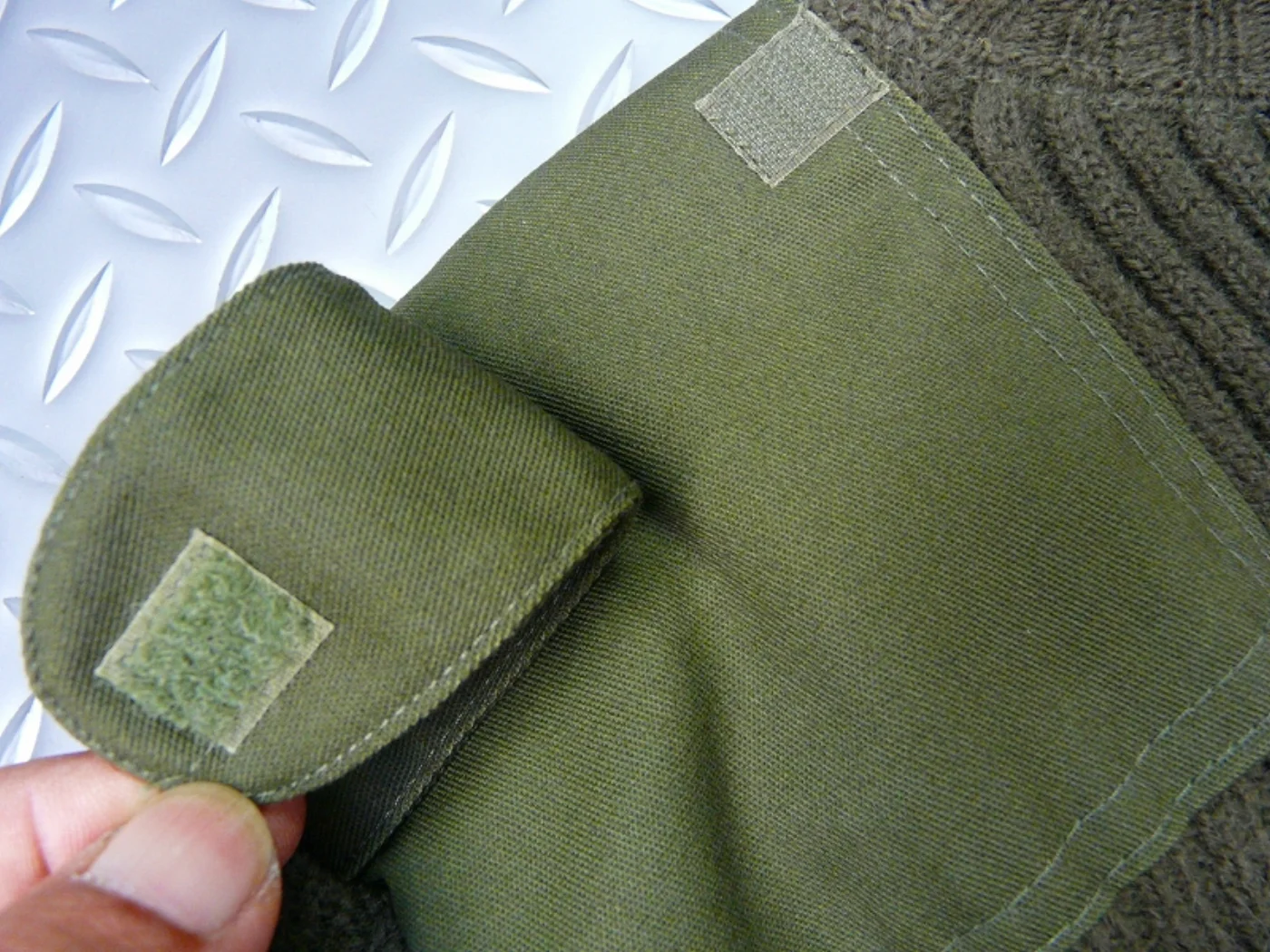 ミリタリーショップ 南国百貨店.COM|沖縄 100% WOOL セーター ARMY 42 [ZZ H-378] - 1 記録写真7