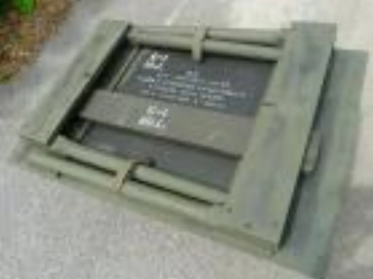 ミリタリーショップ 南国百貨店.COM|沖縄 米軍 野戦デスク 折りたたみ式 [ZZ B-1406] - 米軍 野戦デス 記録写真1