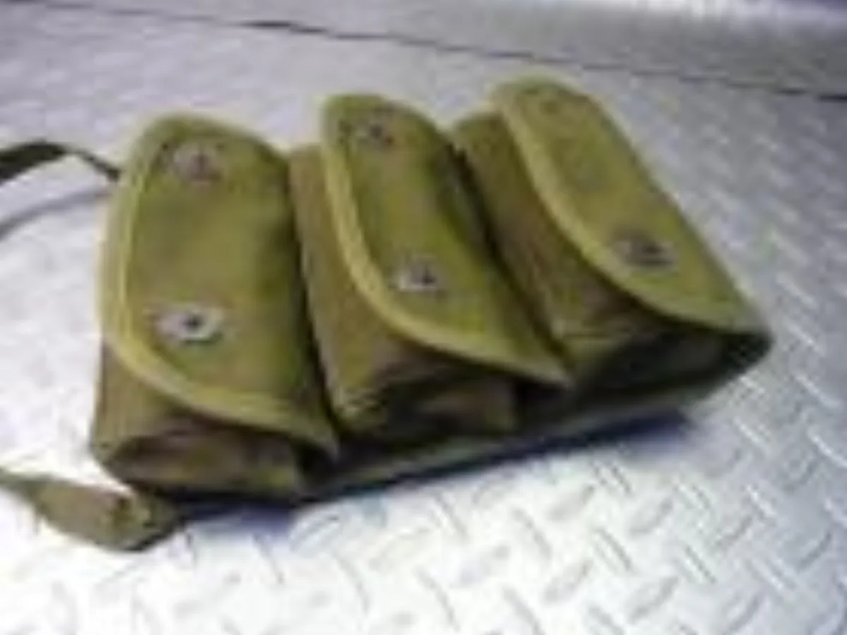 ミリタリーショップ 南国百貨店.COM|沖縄 ベトナム戦 CARRIER GRENADE 3 POCKET 極上品 [Z 記録写真1