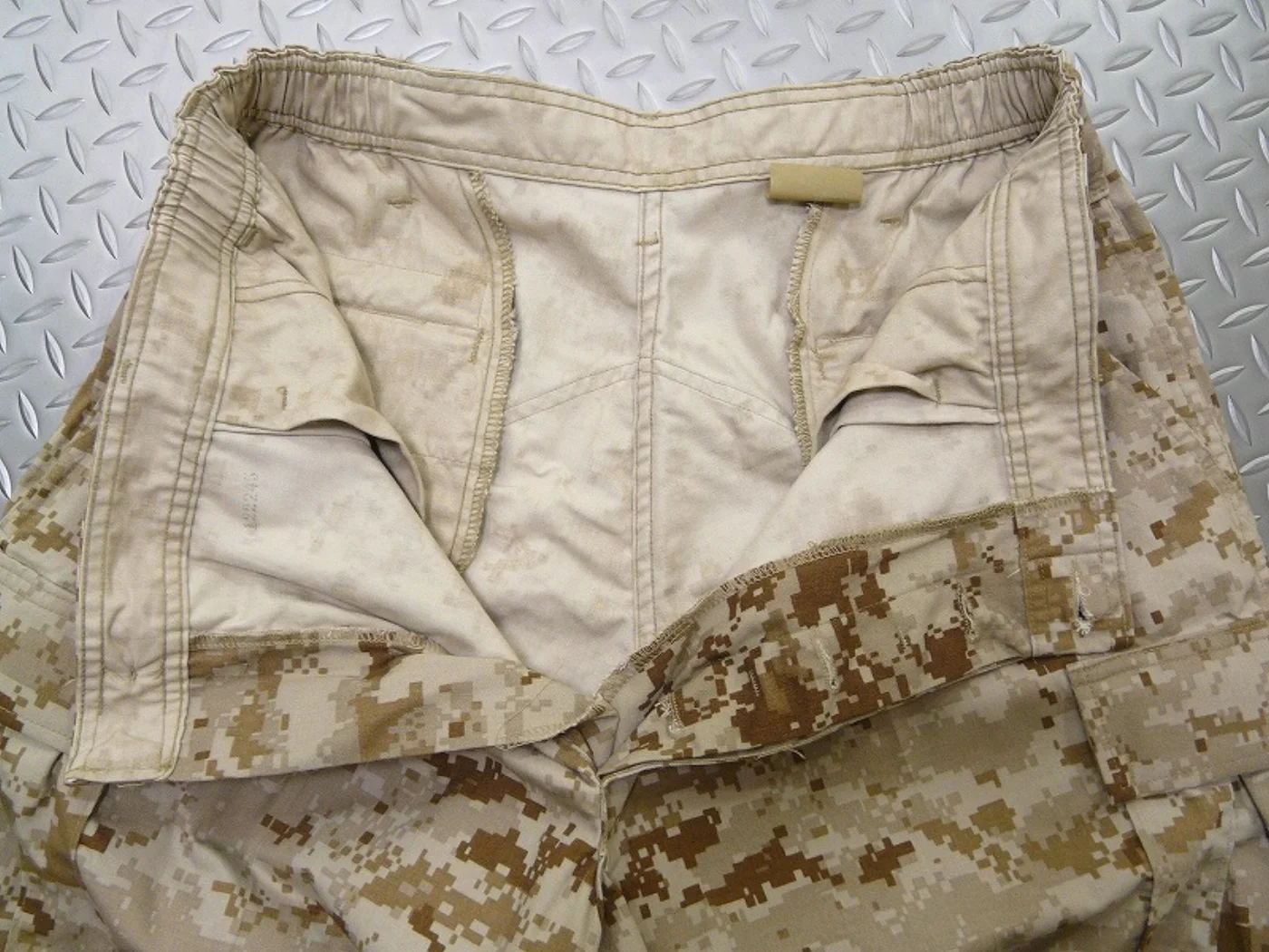 ミリタリーショップ 南国百貨店.COM|沖縄 USMC マーパット デザート パンツ L-R 新品 [ZZ FK-846 記録写真4