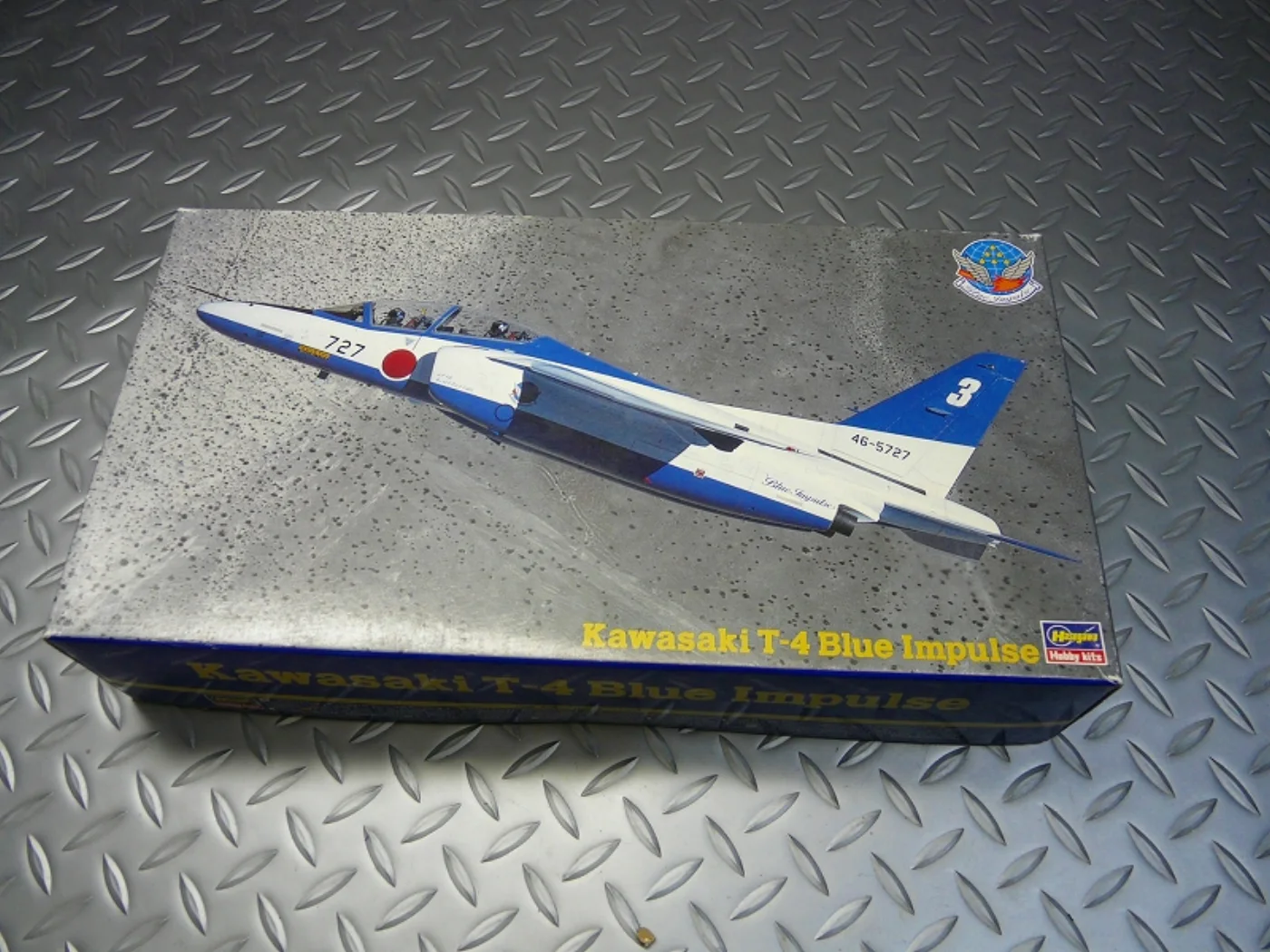 ミリタリーショップ 南国百貨店.COM|沖縄 戦闘機プラモデル Kawasaki T-4 Blue Impulse [Z 記録写真2