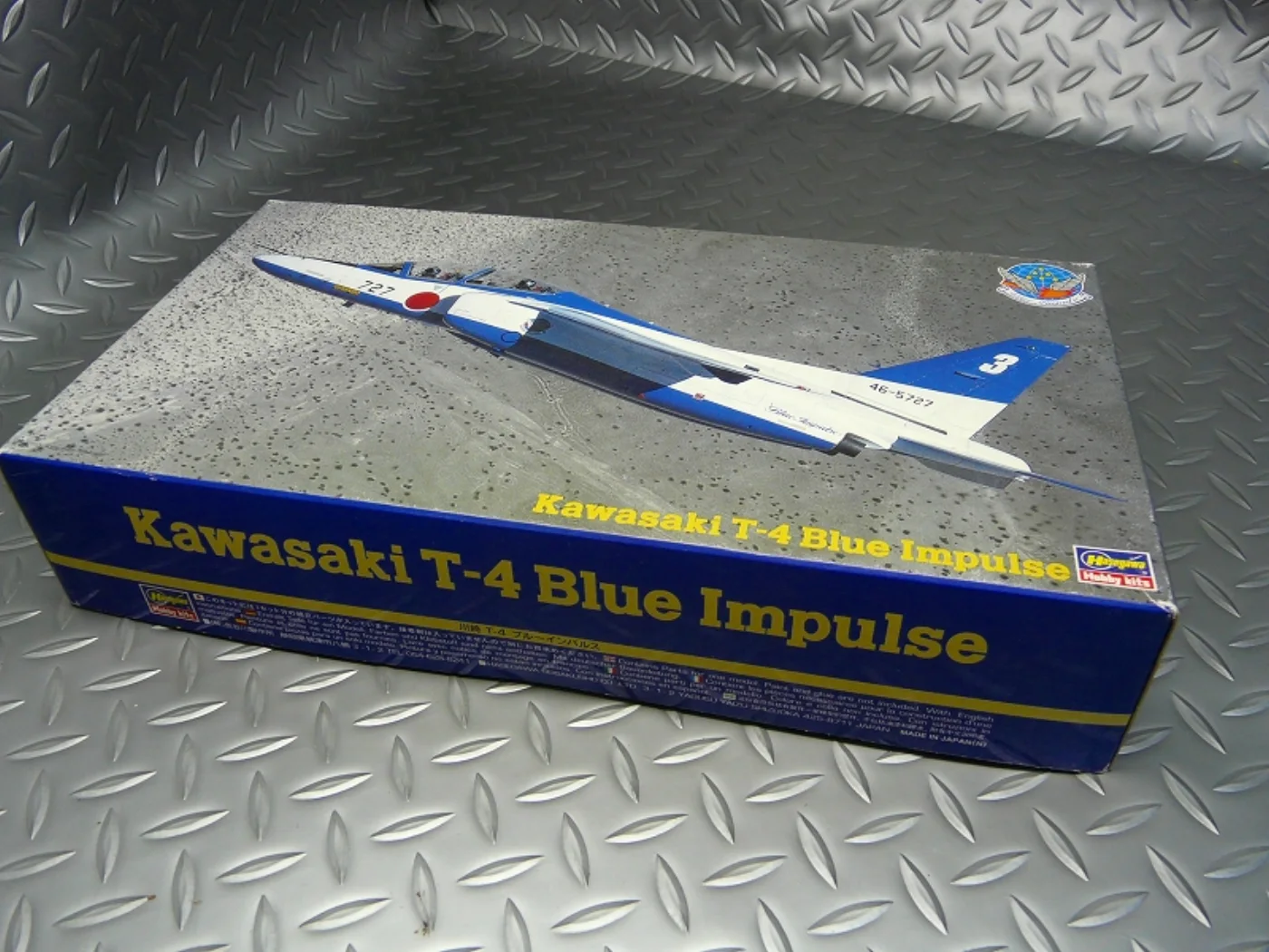 ミリタリーショップ 南国百貨店.COM|沖縄 戦闘機プラモデル Kawasaki T-4 Blue Impulse [Z 記録写真3