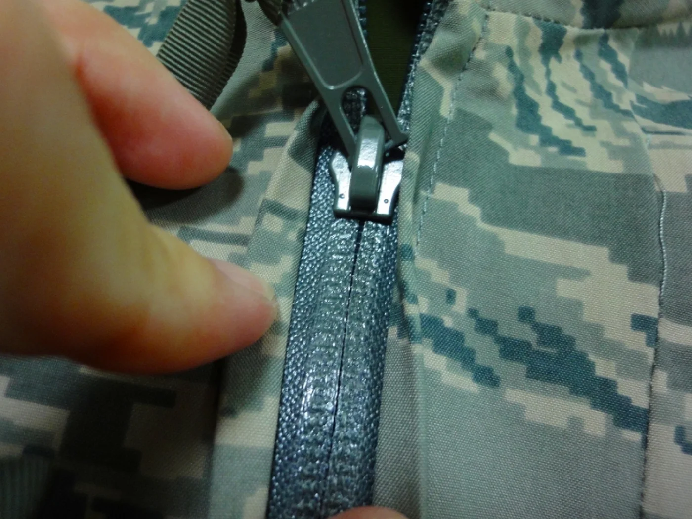 ミリタリーショップ 南国百貨店.COM|沖縄 USAF ゴアテックスパーカー上下セット M-R 極上品 [Q-1794] 記録写真6