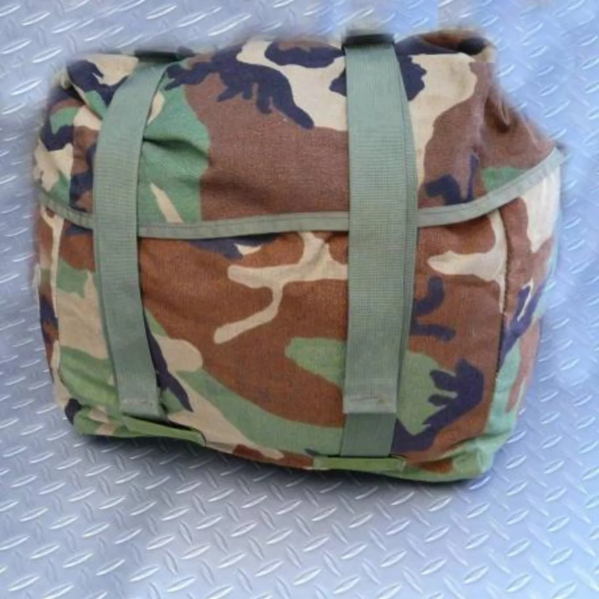 ミリタリーショップ 南国百貨店.COM|沖縄 MOLLE II CARRIER SLEEP SYSTEM 寝袋収納バッグ 記録写真1