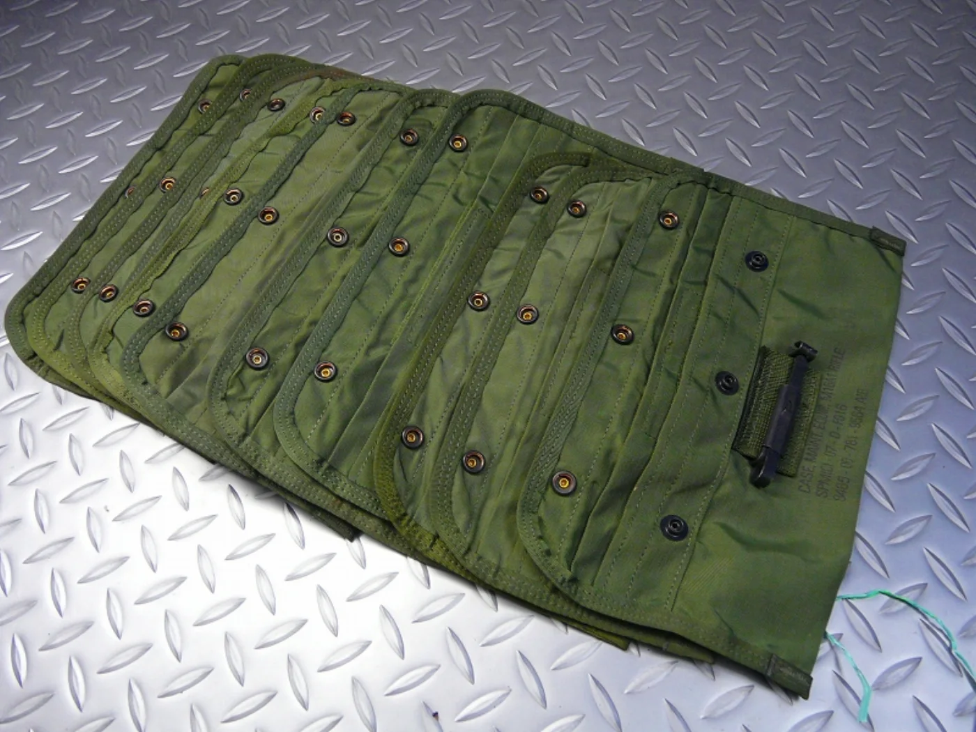 ミリタリーショップ 南国百貨店.COM|沖縄 銃清掃用パーツケース 極上品 [ZZ C-1147] - 銃清掃用パーツケ 記録写真2