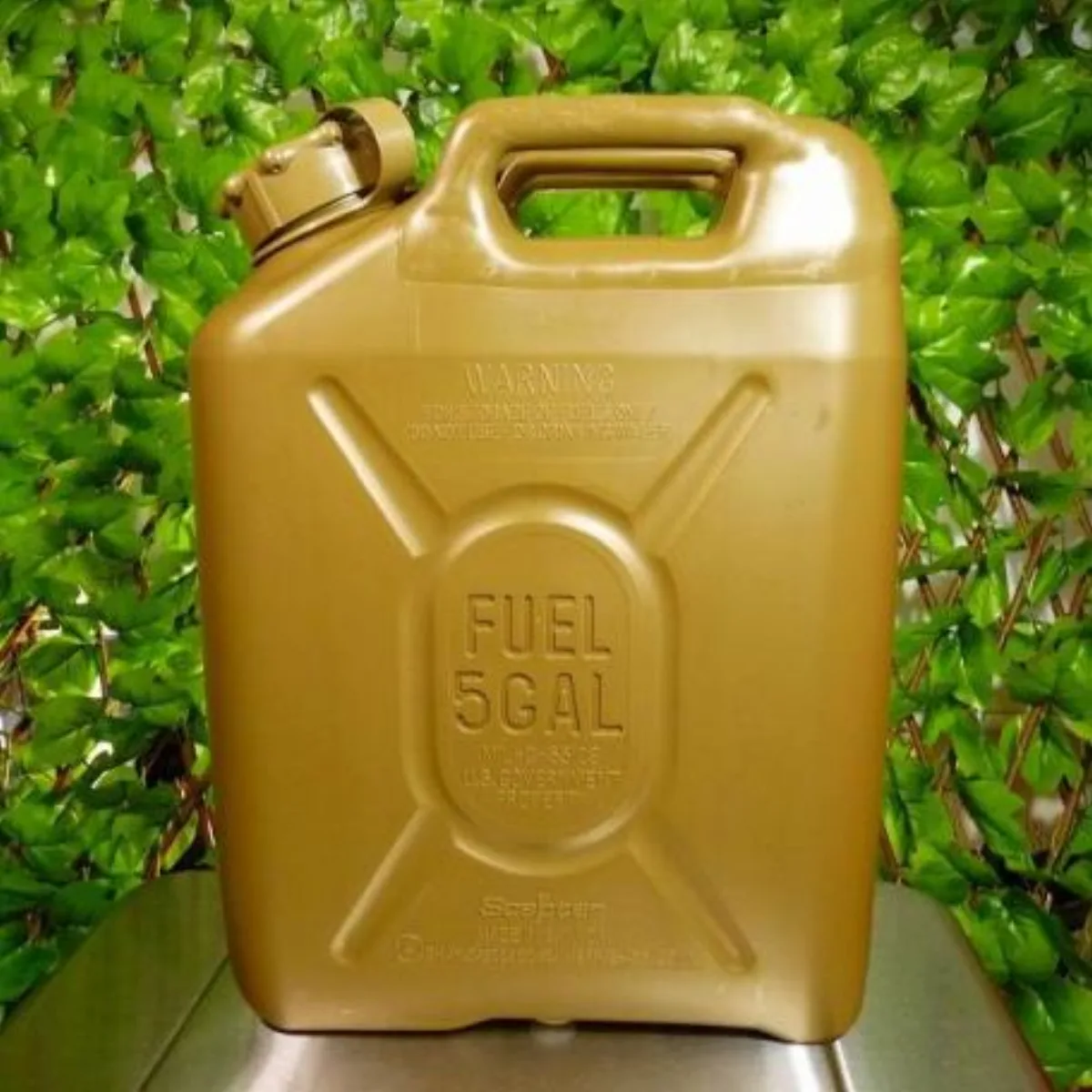 ミリタリーショップ 南国百貨店.COM|沖縄 米軍 ガソリン携行缶 FUEL 5GAL（約20L） 新品 [ZZ Q-2 記録写真1