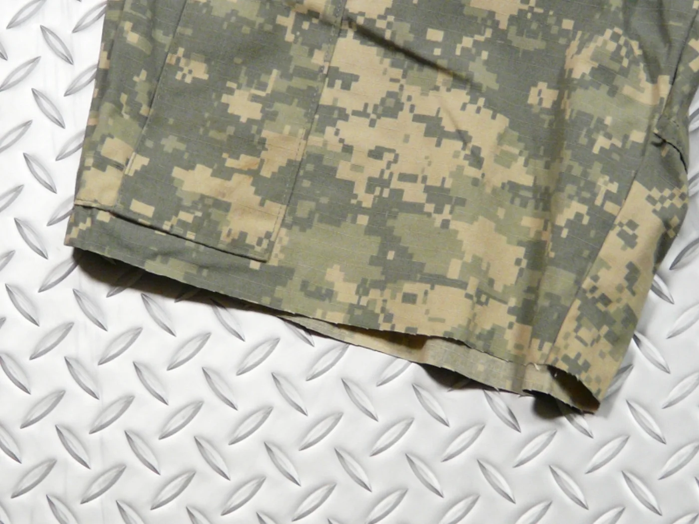 ミリタリーショップ 南国百貨店.COM|沖縄 ACU パンツ ARMY新型ユニフォーム M 半ズボン [ZZZ Q-51 記録写真4