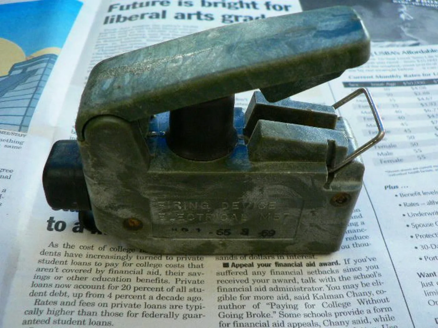 ミリタリーショップ 南国百貨店.COM|沖縄 FIRING DEVICE ELECTRICAL M57 クレイモアの起爆 記録写真2
