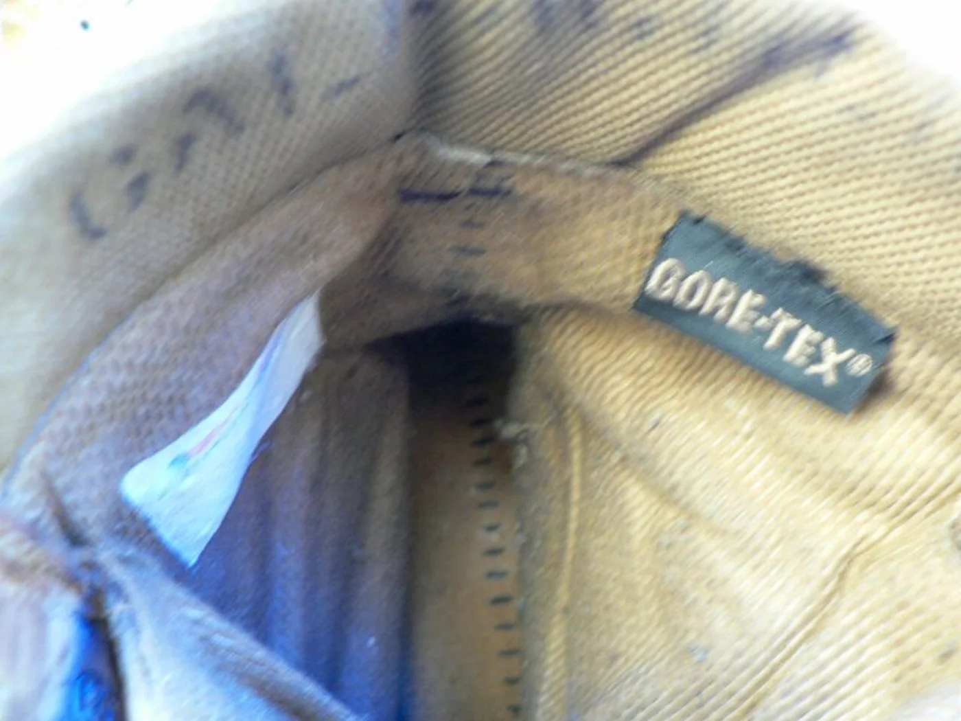 ミリタリーショップ 南国百貨店.COM|沖縄 GORE-TEX デザートブーツ 8.5R [B-541] - GORE- 記録写真4