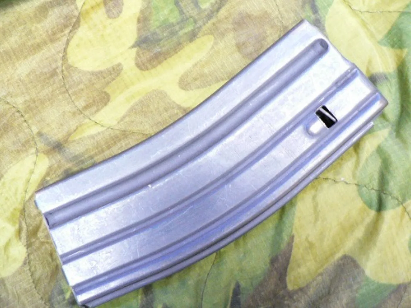 ミリタリーショップ 南国百貨店.COM|沖縄 M16マガジン [D-316] - 米軍放出品 記録写真3