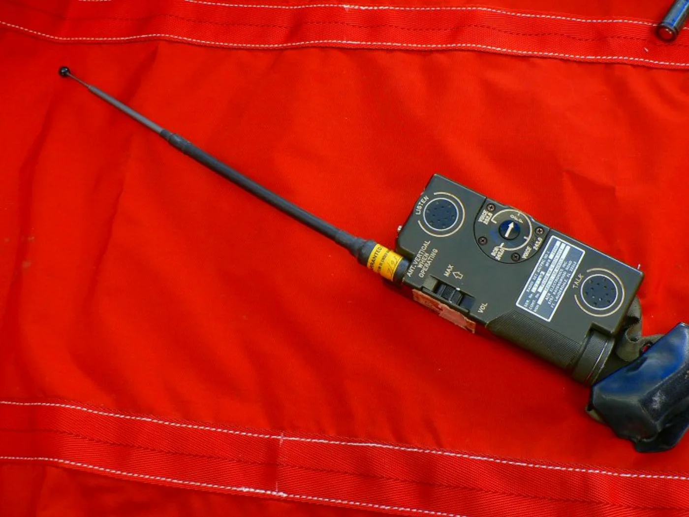 ミリタリーショップ 南国百貨店.COM|沖縄 PRC-90 米軍用緊急用無線機 実働品 [D-953] - PRC-90 記録写真3