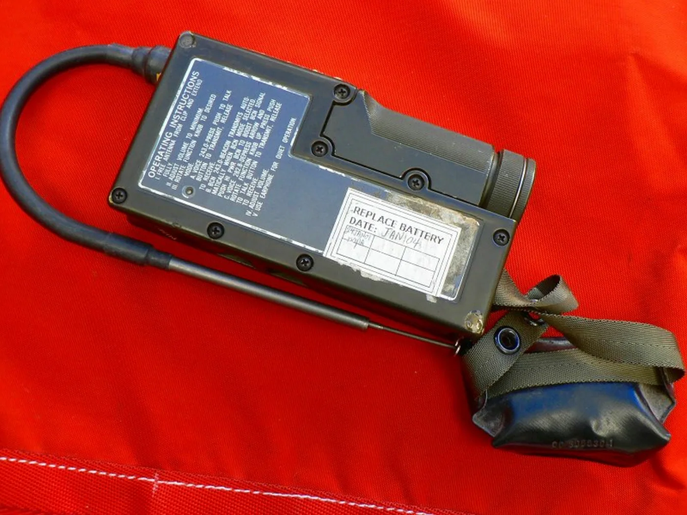ミリタリーショップ 南国百貨店.COM|沖縄 PRC-90 米軍用緊急用無線機 実働品 [D-953] - PRC-90 記録写真4