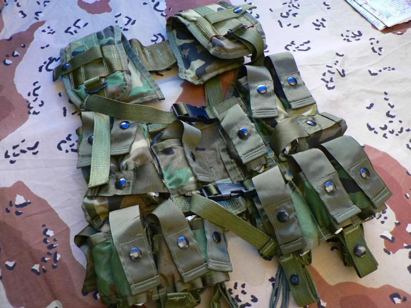 ミリタリーショップ 南国百貨店.COM|沖縄 VEST GRENADE CARRIER 40MM 新品 レアモノ [L- 記録写真3