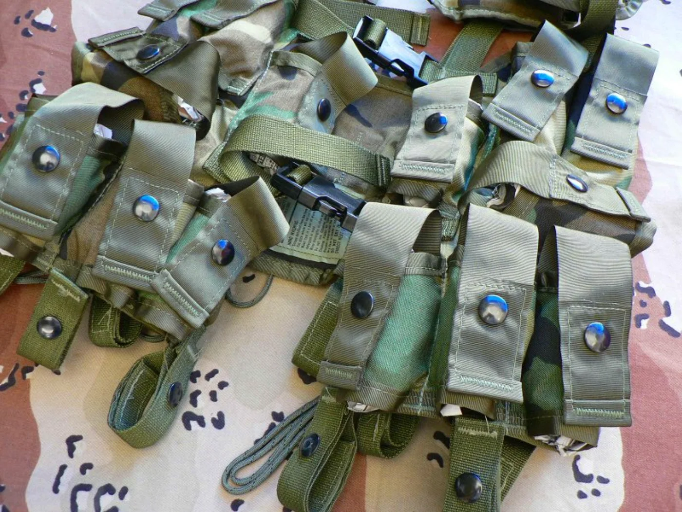 ミリタリーショップ 南国百貨店.COM|沖縄 VEST GRENADE CARRIER 40MM 新品 レアモノ [L- 記録写真4