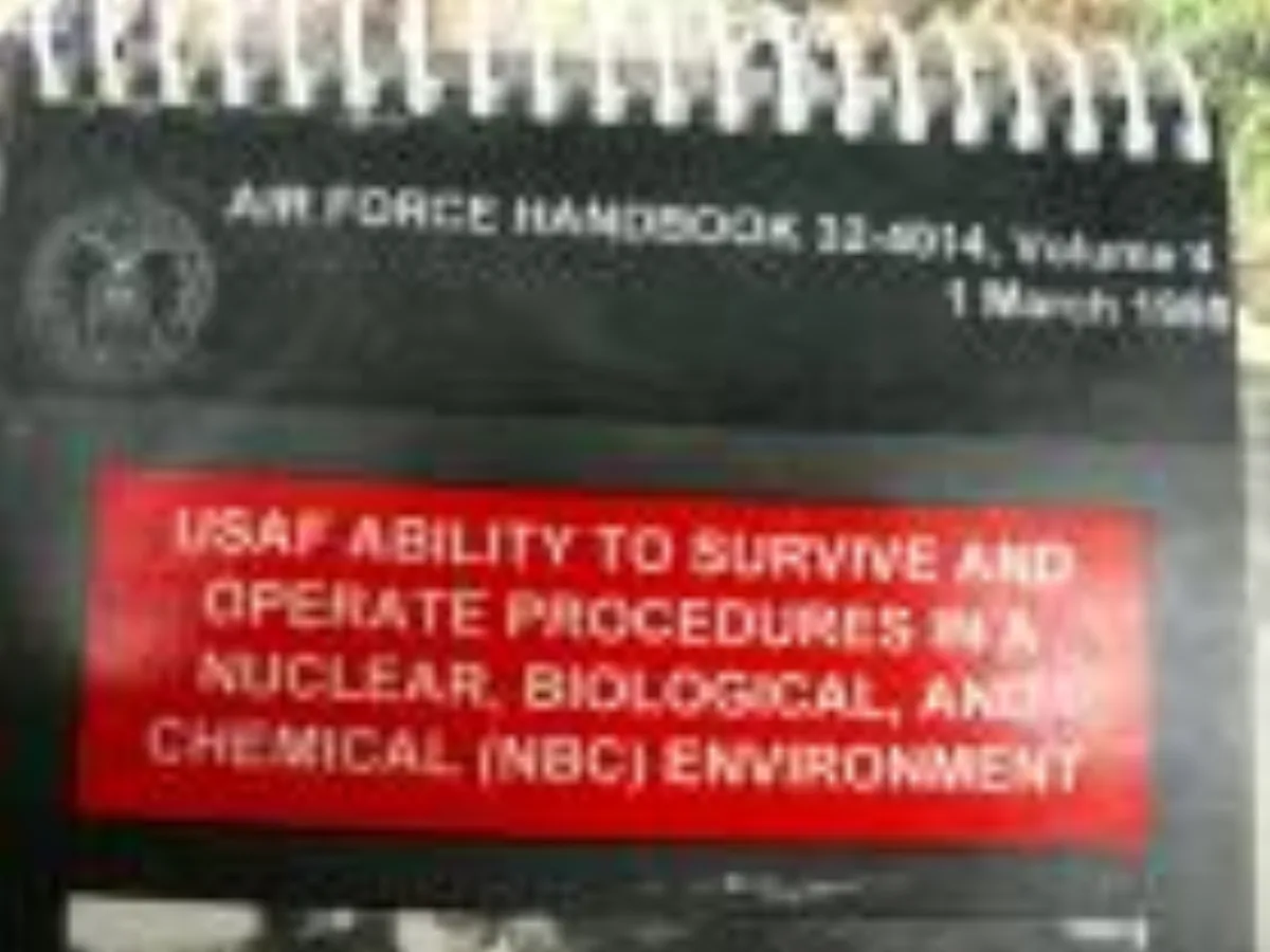 ミリタリーショップ 南国百貨店.COM|沖縄 AIR FORCE HANDBOOK VOL-4 1998 [D-989] 記録写真1