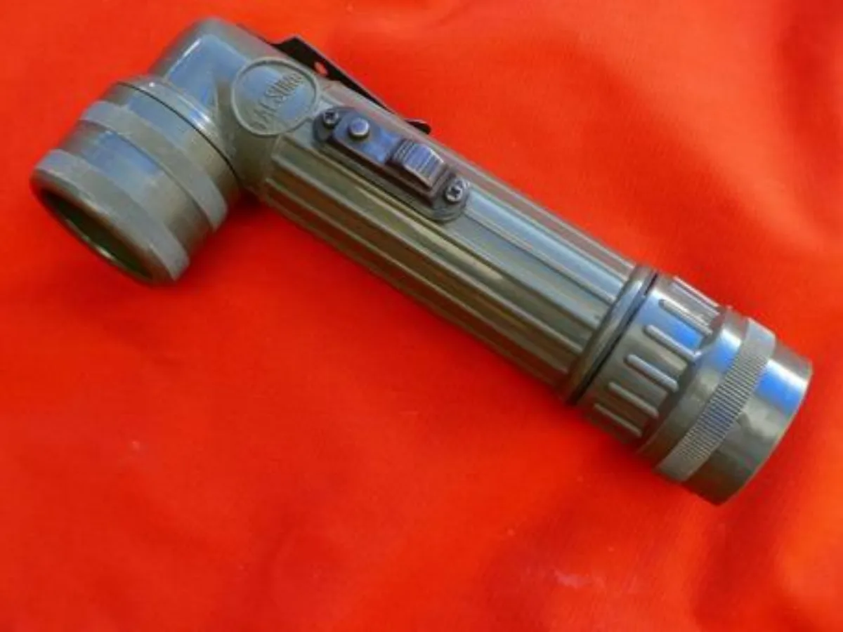 ミリタリーショップ 南国百貨店.COM|沖縄 L型フラッシュライト TAESUNG FLASHLIGHT ナム戦 [D- 記録写真1