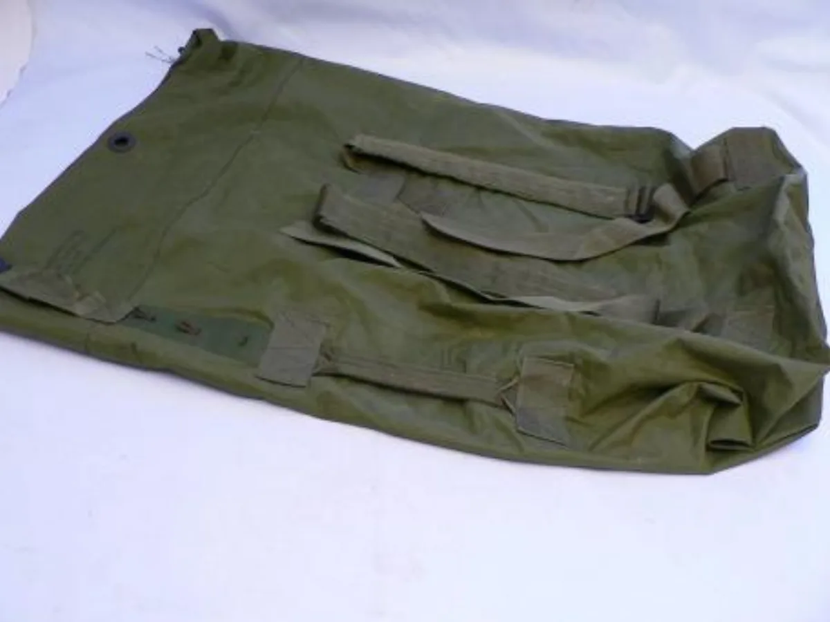 ミリタリーショップ 南国百貨店.COM|沖縄 防水 ダッフルバッグ DLA100-83 [F-476] - BAG WA 記録写真1