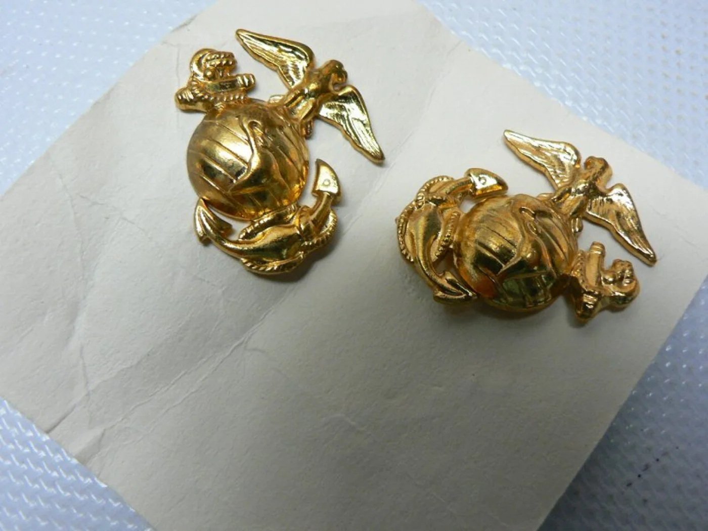 ミリタリーショップ 南国百貨店.COM|沖縄 USMC 記章 金 2個１セット [A X-269] - USMC 記章 記録写真3