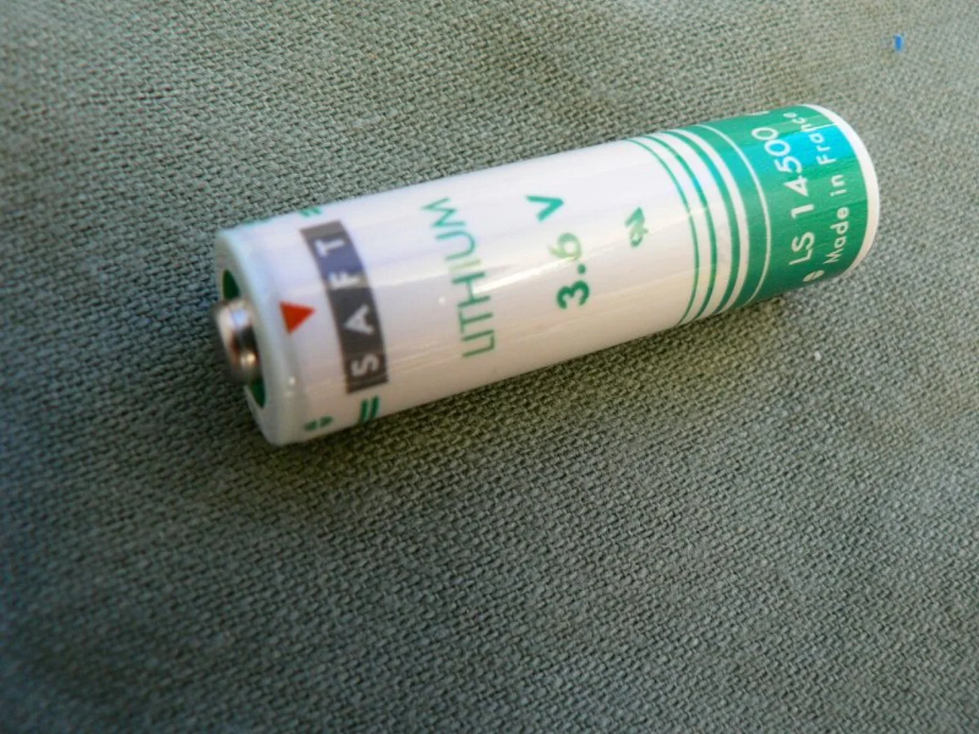 ミリタリーショップ 南国百貨店.COM|沖縄 LITHIUM 3.6V 珍しい電池 ２個セット [Z D-1119] - 記録写真5