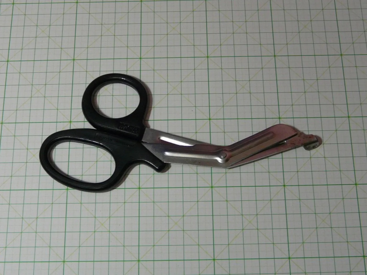 ミリタリーショップ 南国百貨店.COM|沖縄 メディカルキット用 何でも切れるハサミ [Q-085] - メディカルキッ 記録写真2