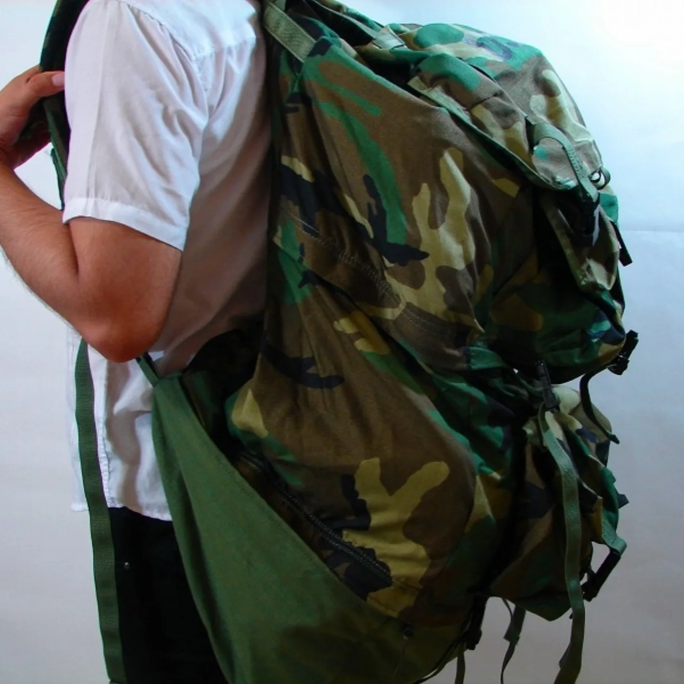 ミリタリーショップ 南国百貨店.COM|沖縄 BAG EQUIPMENT 大きなリュック 極上品 [Z Q-153] - 記録写真5