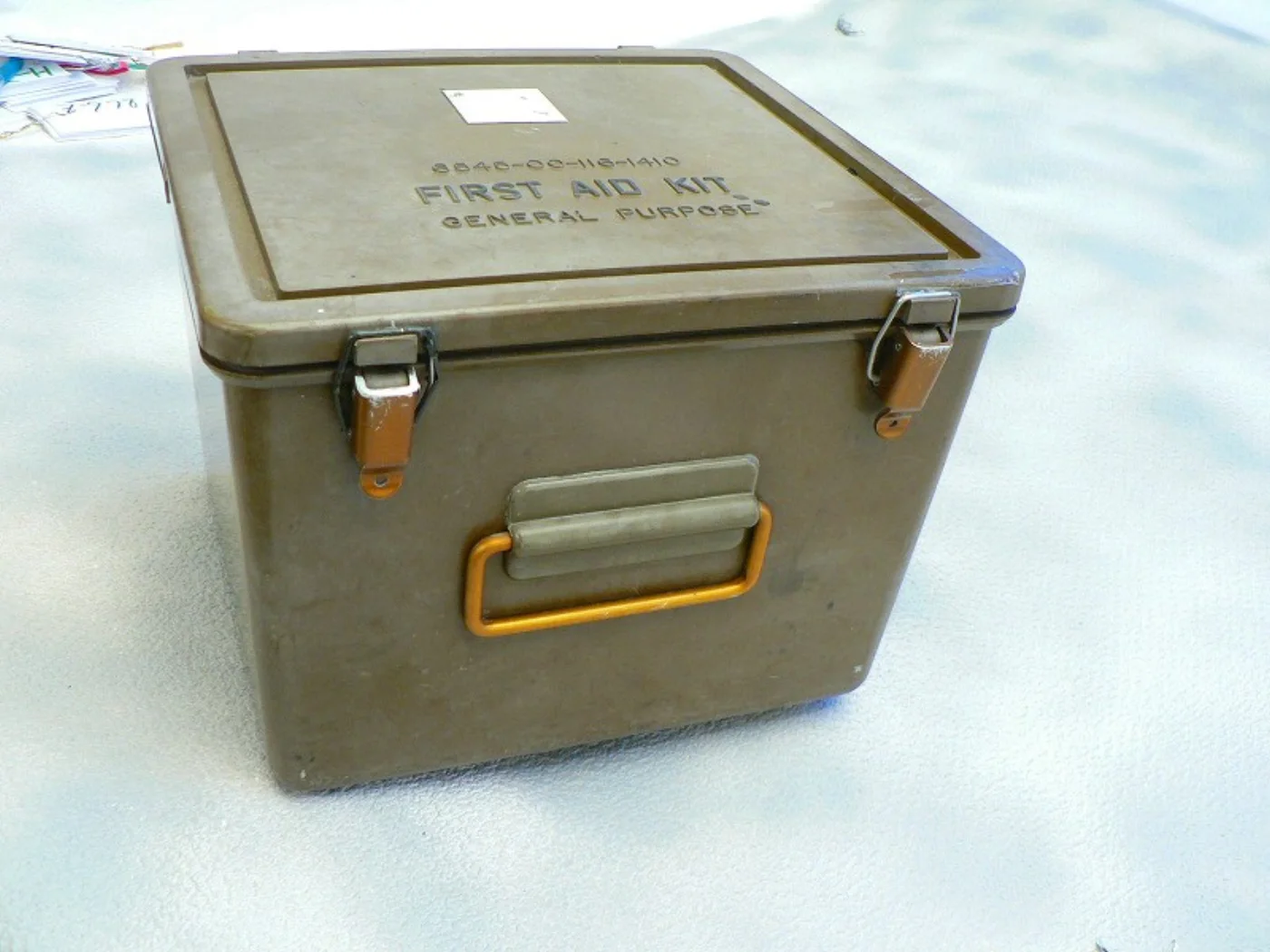 ミリタリーショップ 南国百貨店.COM|沖縄 大きな FIRST AID KIT 中味入り [B-710] - 大きな 記録写真3