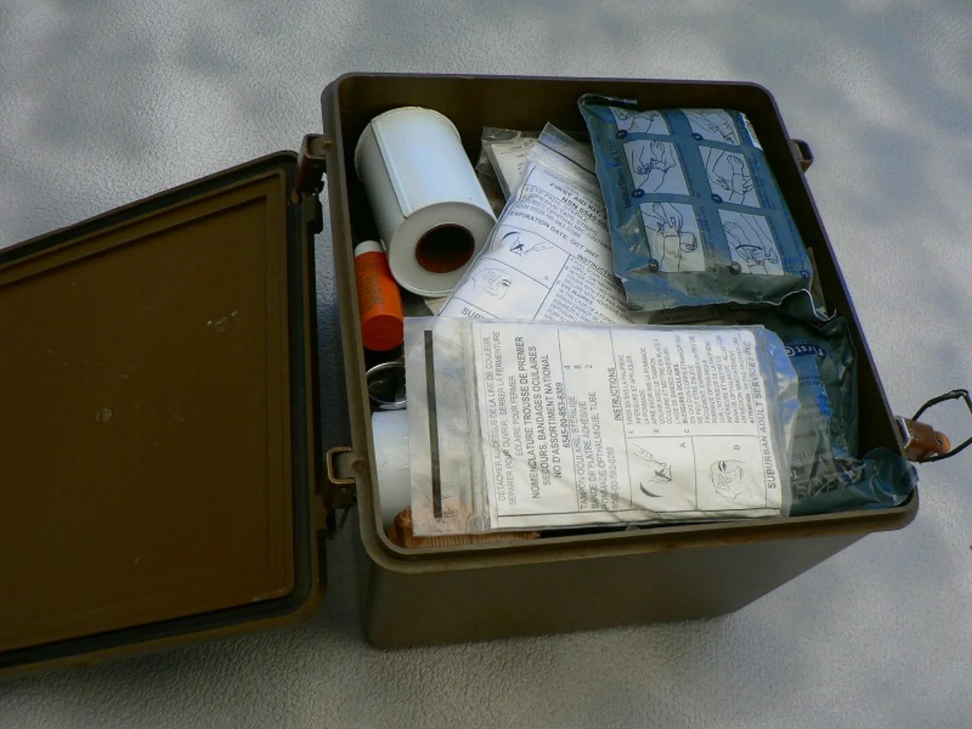 ミリタリーショップ 南国百貨店.COM|沖縄 大きな FIRST AID KIT 中味入り [B-710] - 大きな 記録写真5