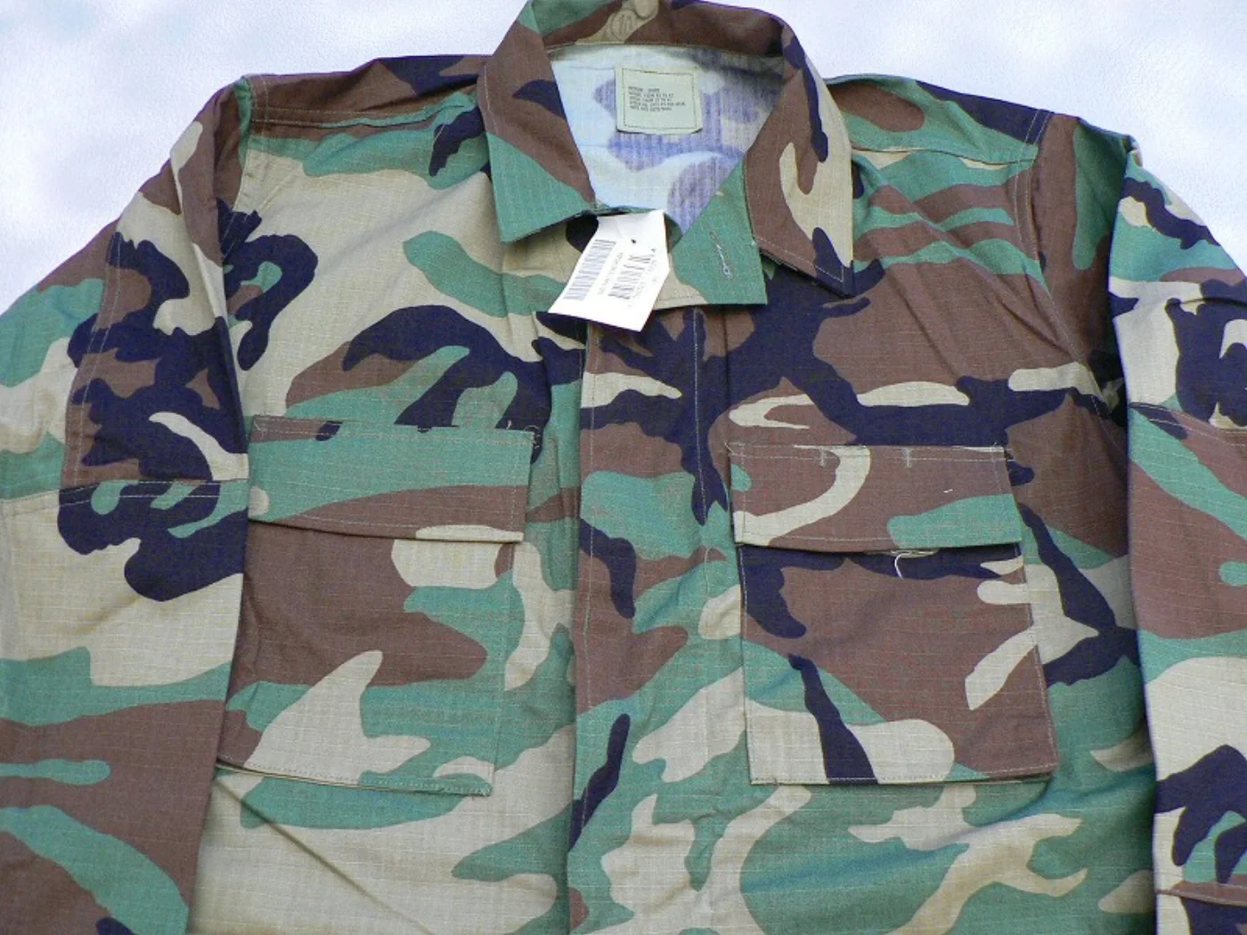 ミリタリーショップ 南国百貨店.COM|沖縄 迷彩服 ジャケット M-S 新品 米軍放出品 [Z Z-957] - 迷彩 記録写真5