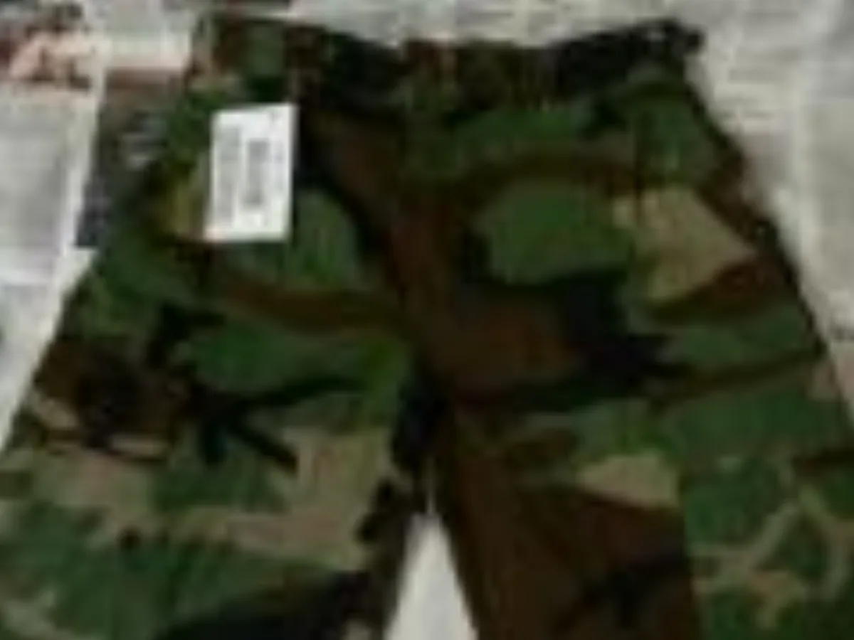 ミリタリーショップ 南国百貨店.COM|沖縄 迷彩パンツ S-S 新品タグ付き [Z-540] - 米軍放出品・RIP- 記録写真1