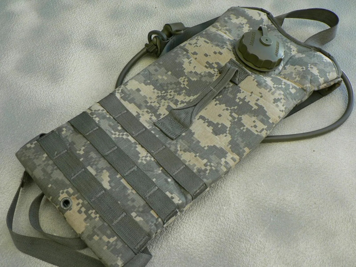ミリタリーショップ 南国百貨店.COM|沖縄 MOLLE II HYDRATION CARRIER ACU [Z X-2 記録写真2