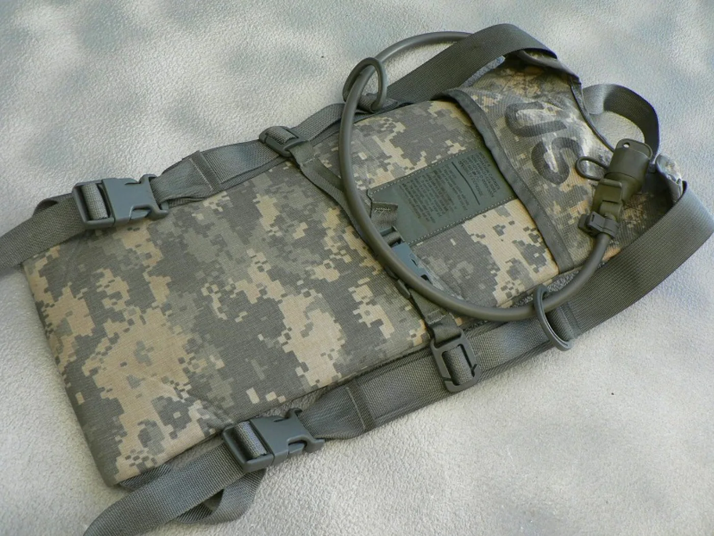 ミリタリーショップ 南国百貨店.COM|沖縄 MOLLE II HYDRATION CARRIER ACU [Z X-2 記録写真3