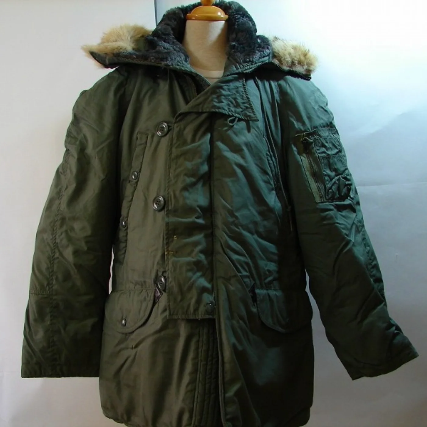 ミリタリーショップ 南国百貨店.COM|沖縄 N-3B JACKET コヨーテフード DSA100-69 デッドストック 記録写真3