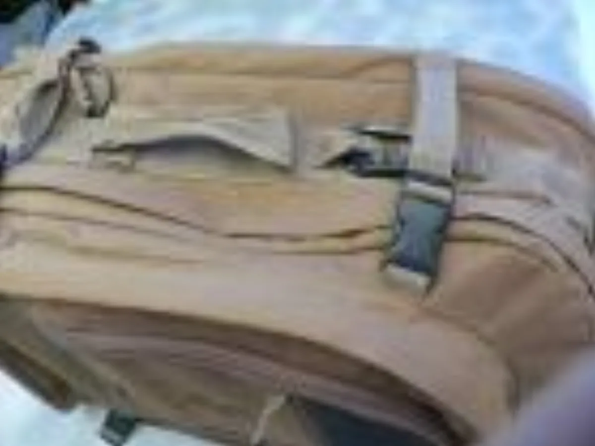ミリタリーショップ 南国百貨店.COM|沖縄 USMC コヨーテ リュックサック（手提げバッグにもなります） [Z F- 記録写真1