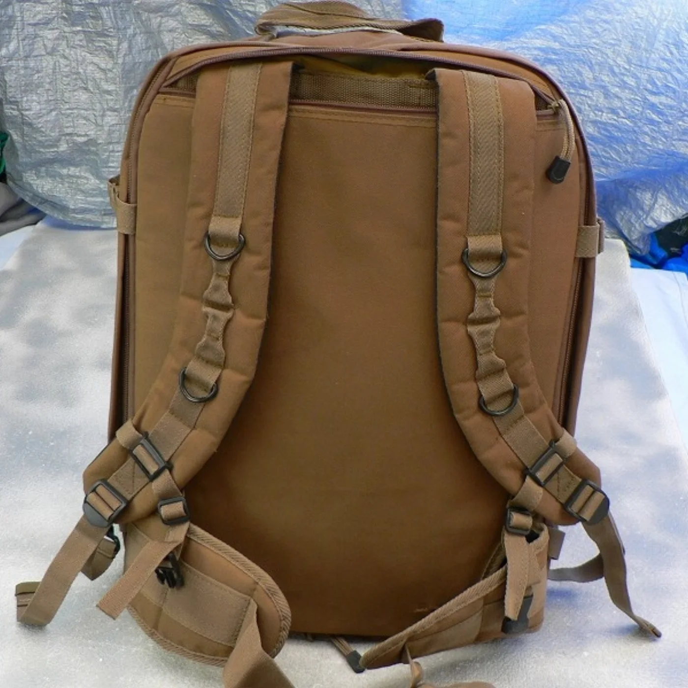 ミリタリーショップ 南国百貨店.COM|沖縄 USMC コヨーテ リュックサック（手提げバッグにもなります） [Z F- 記録写真5