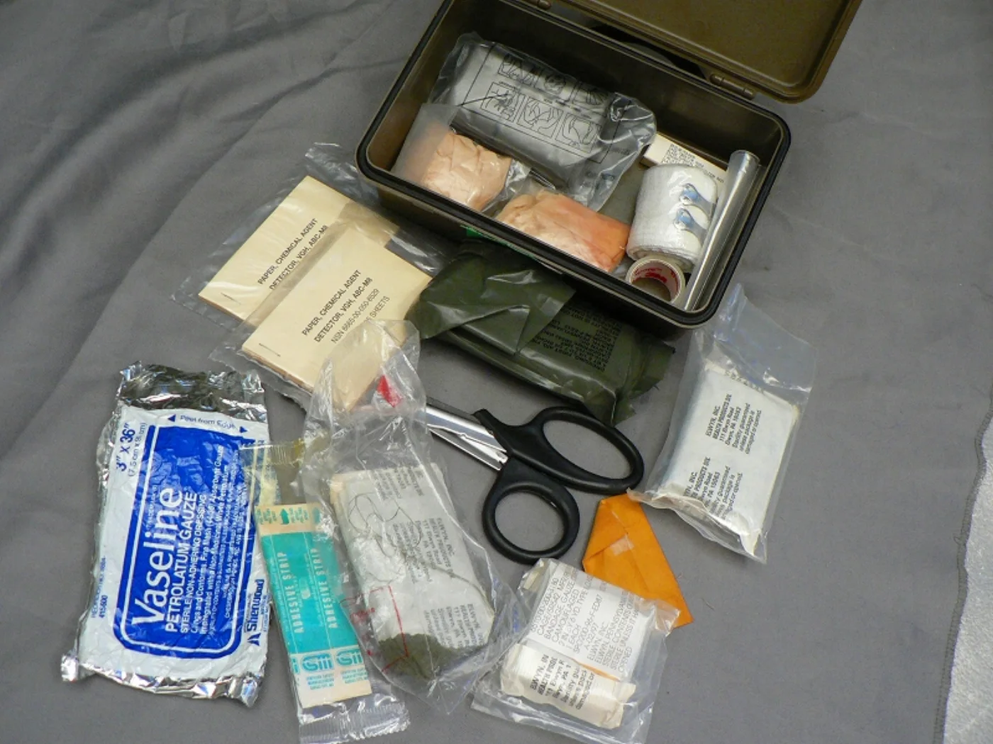ミリタリーショップ 南国百貨店.COM|沖縄 FIRST AID KIT 中味入り ハサミ付き [D-1275] - F 記録写真5