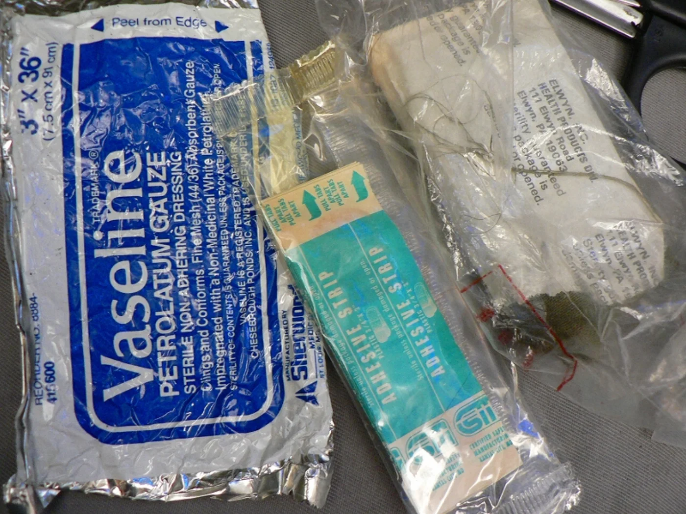 ミリタリーショップ 南国百貨店.COM|沖縄 FIRST AID KIT 中味入り ハサミ付き [D-1275] - F 記録写真6