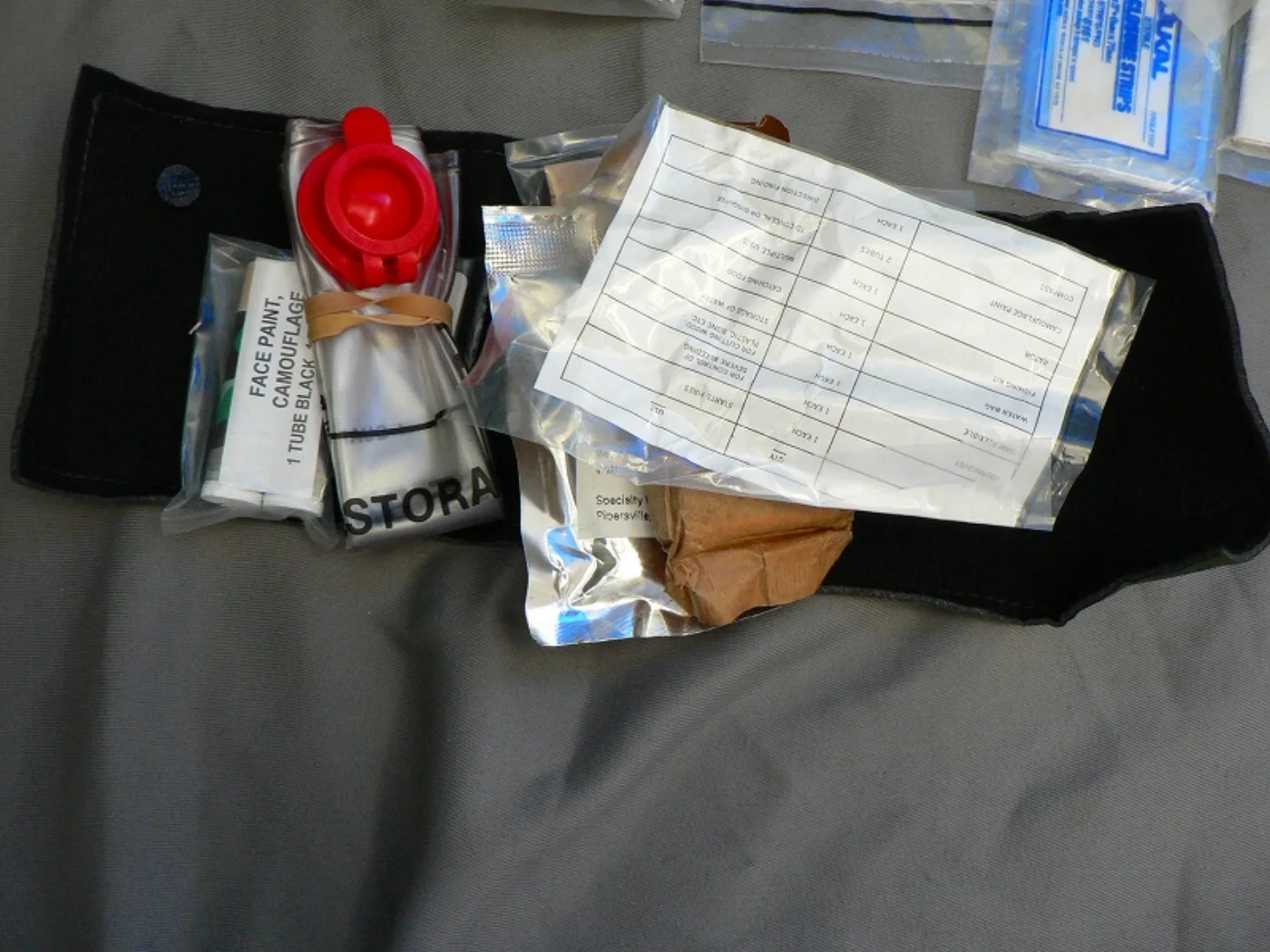 ミリタリーショップ 南国百貨店.COM|沖縄 戦闘機用 FIRST AID KIT 中味入り [D-1283] - 戦闘 記録写真6