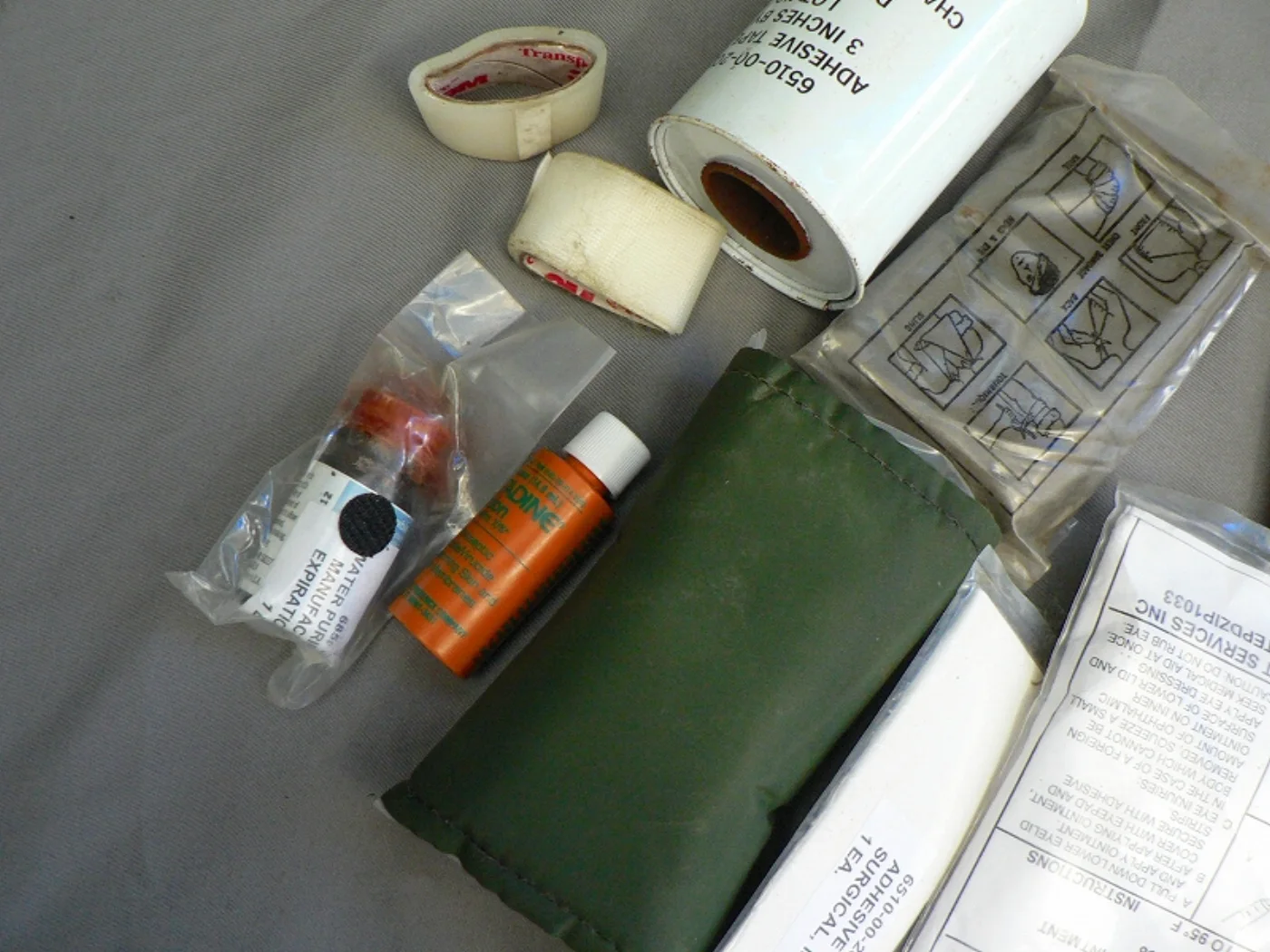 ミリタリーショップ 南国百貨店.COM|沖縄 戦闘機用 FIRST AID KIT 中味入り [D-1283] - 戦闘 記録写真8