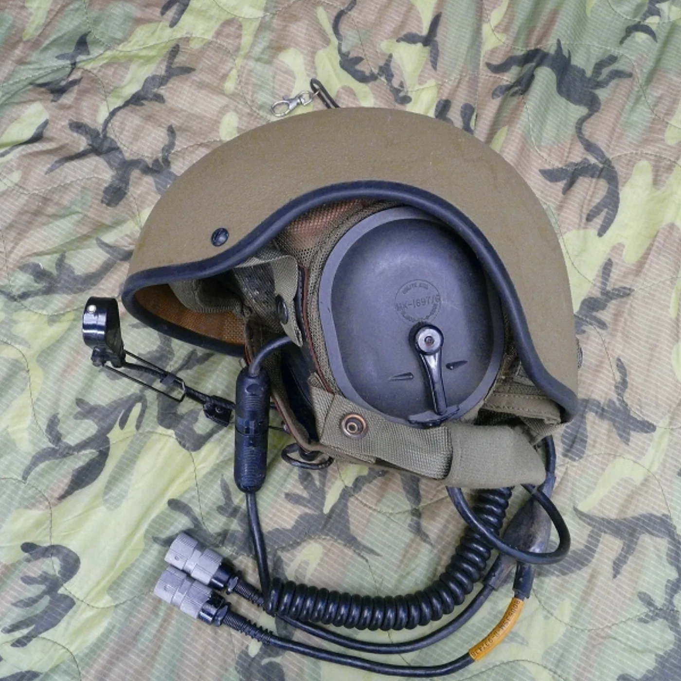 ミリタリーショップ 南国百貨店.COM|沖縄 米軍放出品のタンカースヘルメット デッドストック [B-934] - 米軍 記録写真4