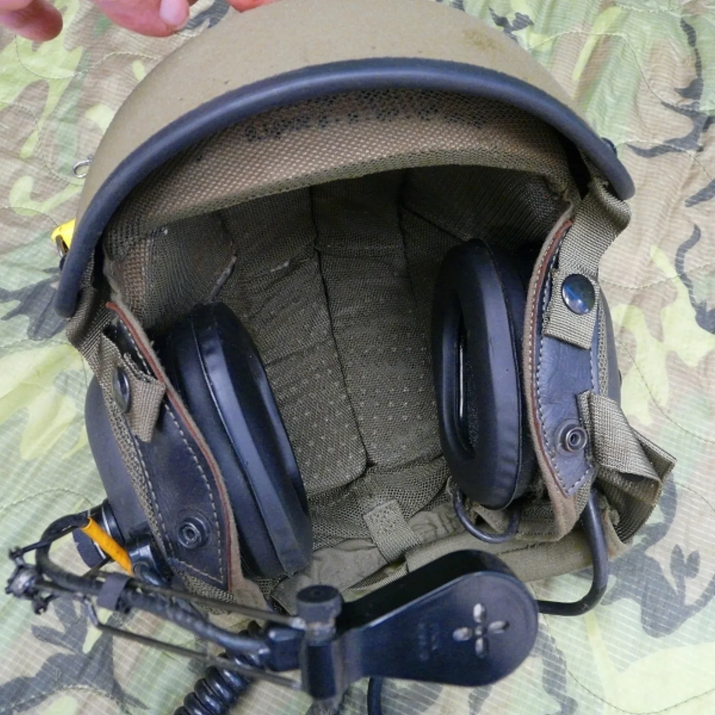 ミリタリーショップ 南国百貨店.COM|沖縄 米軍放出品のタンカースヘルメット デッドストック [B-934] - 米軍 記録写真5